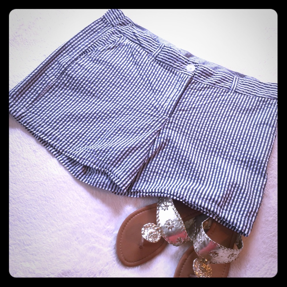 Crown &Ivy Size 14 shorts.